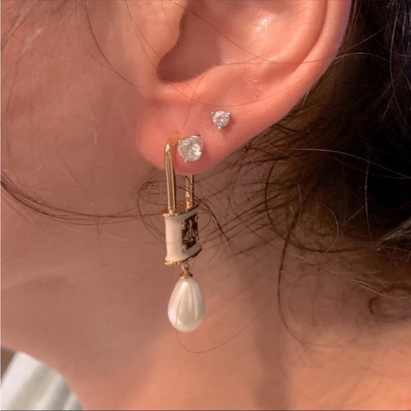 Sold out Vivienne Westwood lgold padlock pearl drop earring - Picture 7 of 7